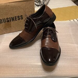 Elegant Two-Tone Oxford Shoes New in box